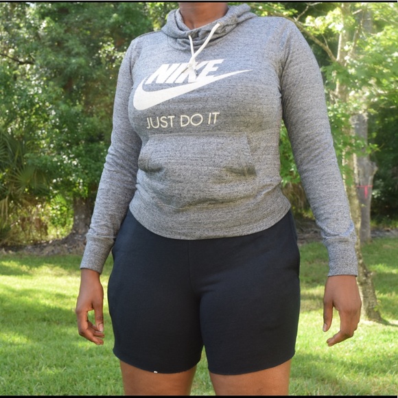 Nike Tops - Nike Medium Hooded Long Sleeve